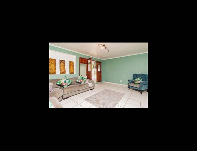 3 BEDROOM HOUSE FOR SALE IN BRACKENHURST